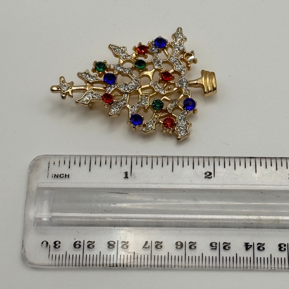 Vintage Christmas Tree Brooch Gold Tone Rhinestone Holiday Pin Red Blue Green - Picture 4 of 4